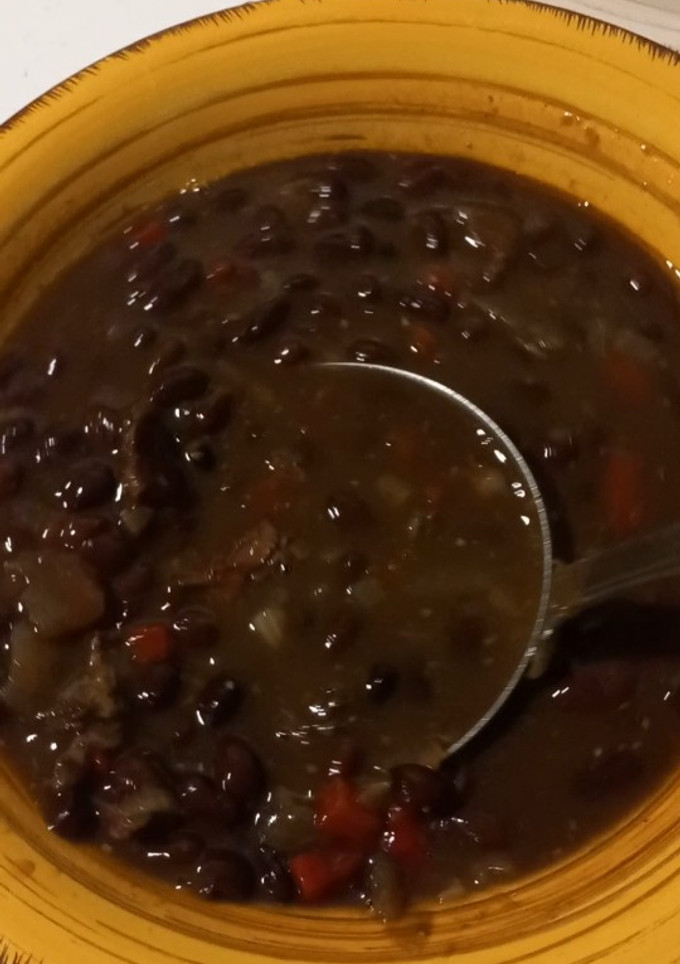 Una foto de Frijoles negros 🥣🍚