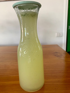 Una foto de Limonada, Menta Albahaca en Thermomix