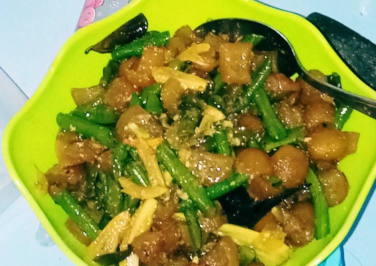 Tumis kikil cabe ijo