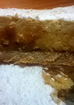 Una foto de Torta de ricotta al postre y dulce de leche