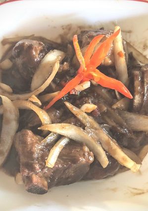 Hình của món Sườn xào chua ngọt.