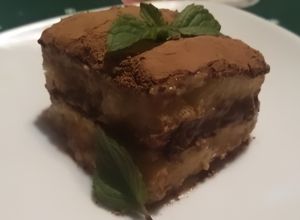 Una foto de Tiramisú (sin mascarpone)