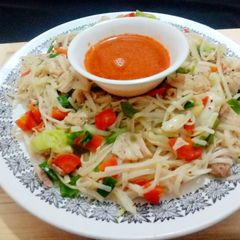 A picture of Chicken vegetable noodles.