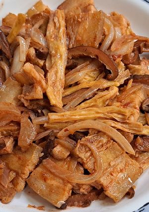 รูปของ หมูสามชั้นผัดเต้าหู้ยี้