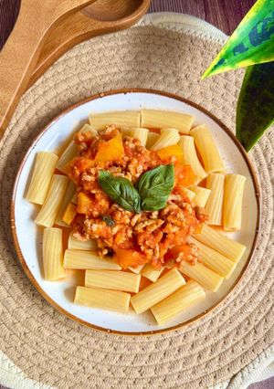 Una foto de Rigatoni con salsa boloñesa de calabaza