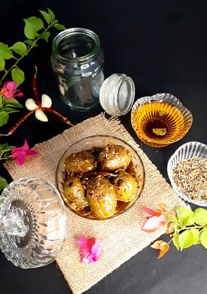 তেলে ডোবা আস্ত জলপাই এর টক ঝাল আচার রেসিপির প্রধান ছবি
