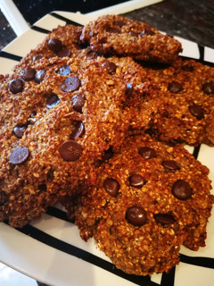 Una foto de Galletas de plátano y chocolate