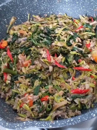 Langkah Gampang Menyiapkan Resep Tumis bunga pepaya cuwek yang Lezat Anti Ribet, Mantap