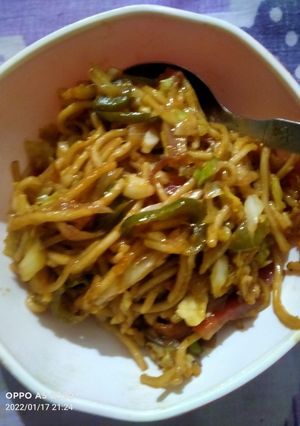 हक्का नूडल्स (hakka noodles recipe in hindi) रेसिपी मुख्य फोटो