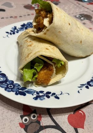 A picture of Chicken Piadina Wraps with Aromatic Flavors.