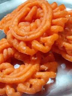 इमरती (imarti recipe in Hindi) रेसिपी मुख्य फोटो
