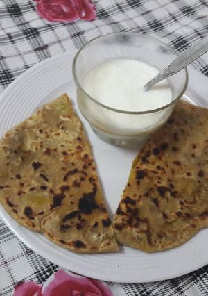 A picture of Leftover dry aloo matar ki sabzi ka Parantha.