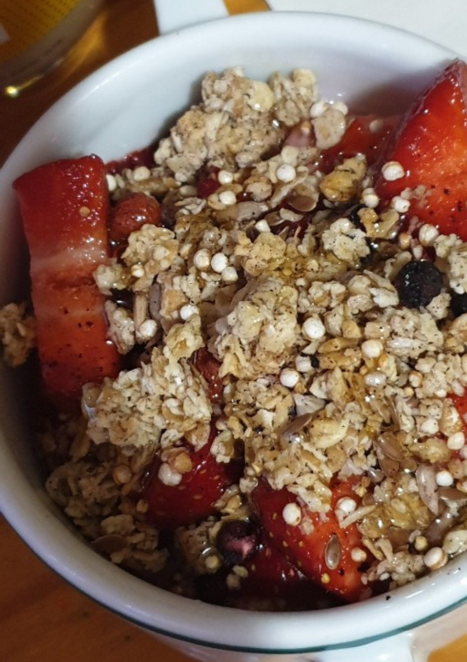 Una foto de Porridge de fresas🍓