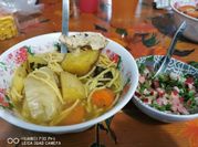 Una foto de puchero de fideo