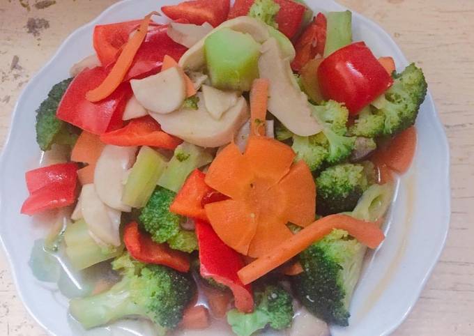 Easiest Way to Prepare Quick Stir fried vegetable in season (vegan food)