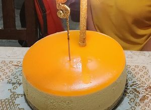 Una foto de Cheesecake de mango sin horno