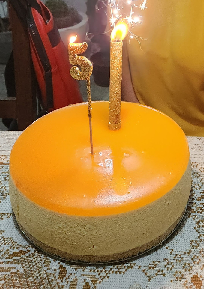 Una foto de Cheesecake de mango sin horno
