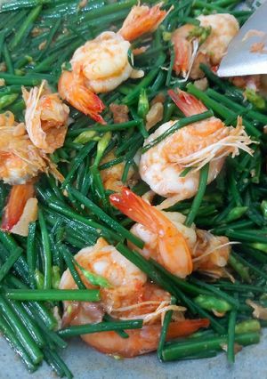 รูปของ ผัดดอกกุยช่ายใส่กุ้ง
