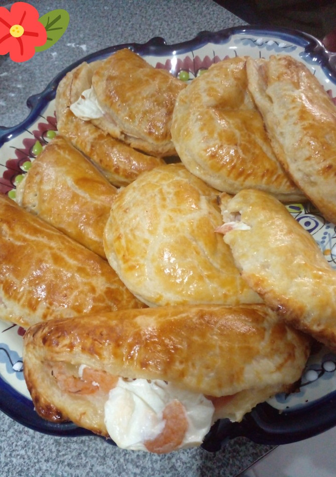 Una foto de Empanadas hawaianas de camarón horneadas