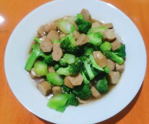 Resep Mudah Tumis brokoli sosis saus tiram Lezat Mantap