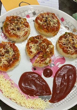 પીઝા ઢોકળા (Pizza Dhokla Recipe In Gujarati) રેસીપી મુખ્ય ફોટો