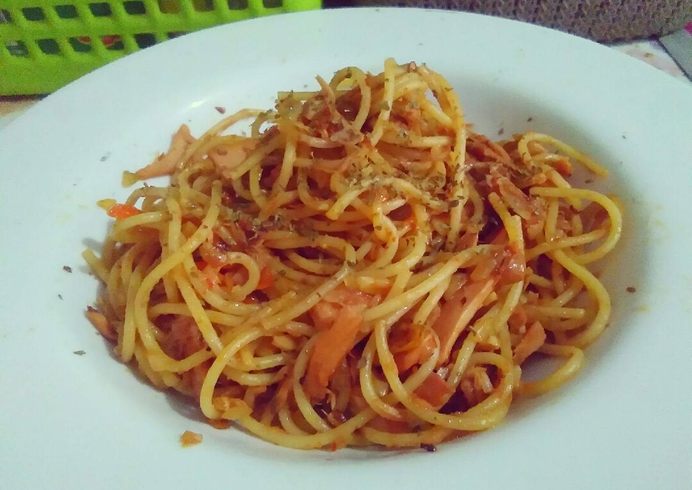 Spaghetti aglio e olio tuna spicy