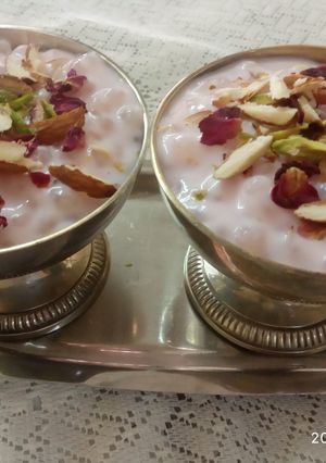 A picture of Sabudana kheer rose flavor.