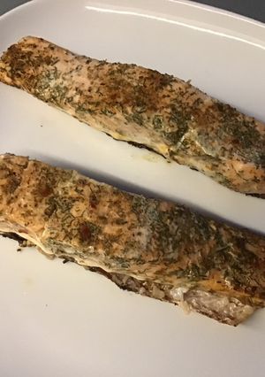 Une photo de Pavés de saumon grillés aux épices et aneth