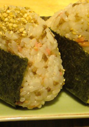 A picture of Ground Meat and Pickled Ginger Rice Balls (Onigiri) – A Hit with Guys!.