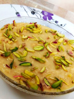 केसरी पिस्ता रबडी (Kesari Pista Rabdi recipe in hindi) रेसिपी मुख्य फोटो