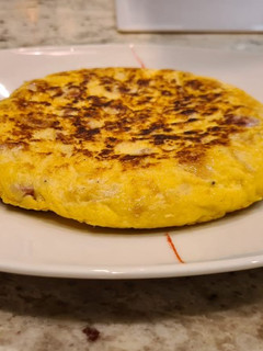 Una foto de Tortipan de salchichas y queso