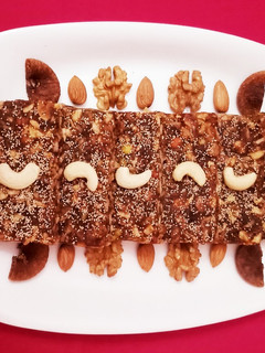 A picture of Sugarfree Dates And Nuts Bars.