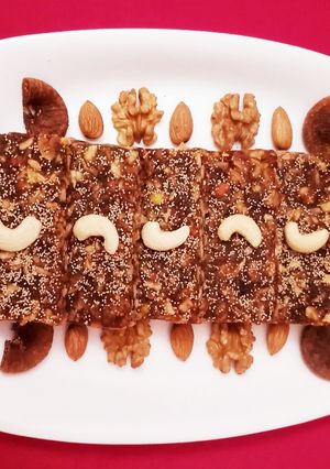A picture of Sugarfree Dates And Nuts Bars.