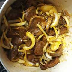 Foto principal de Lengua de res encebollada