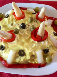 Una foto de Ensaladilla de patatas atún y lombarda