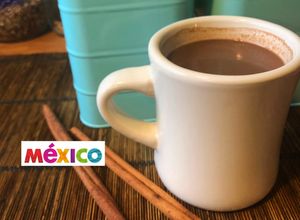 Foto principal de Champurrado atole de chocolate mexicano