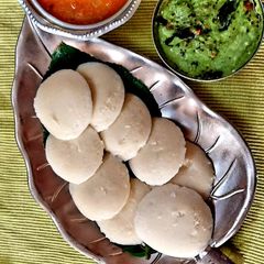 A picture of Idli.