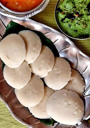 A picture of Idli.