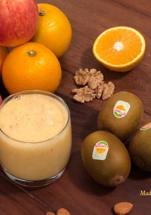 A picture of Fruit Smoothie With Dry Fruits – No Milk, No Curd Smoothie.