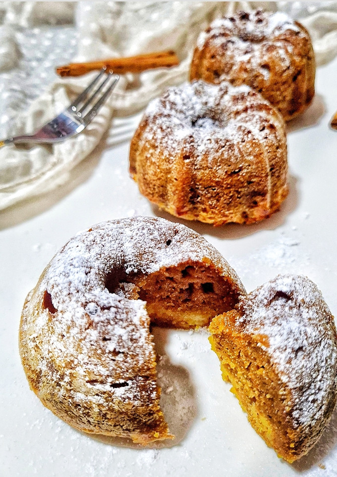 Una foto de Muffins de calabaza y queso crema