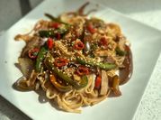 Una foto de udon picante