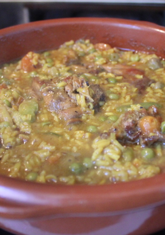 Una foto de Arroz con conejo