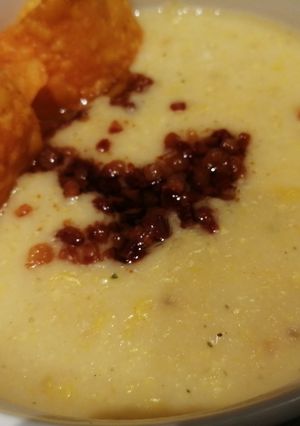 Kukorica krémleves tortilla chipsel recept fotója