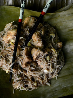 Una foto de Pad Thai de pollo