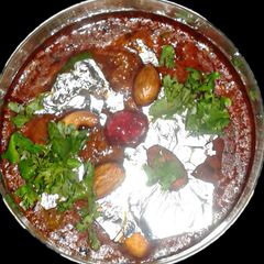 A picture of Restaurant style Kaju butter masala.