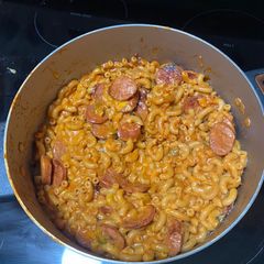 A picture of Ez cheezy sausage pasta.