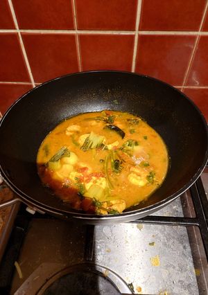 A picture of Tom Yung Kung soup.