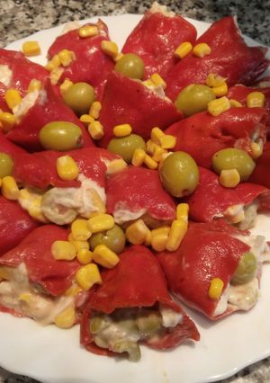Foto principal de Pimientos del piquillo rellenos de pollo