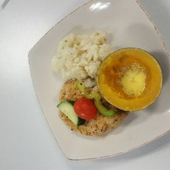 A picture of Peppered mash, chicken fillet & squash.