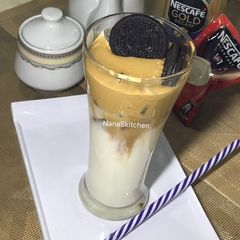 A picture of Dalgona coffe.